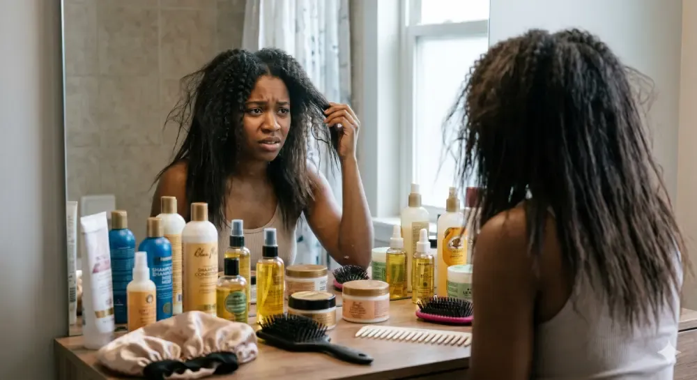 Transition Capillaire : Les 10 Erreurs qui ruinent ton premier mois (et comment faire mieux !)